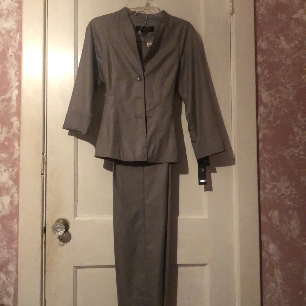 Larry Levine Belted Pant Suit